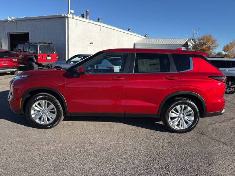 2025 Mitsubishi Outlander ES