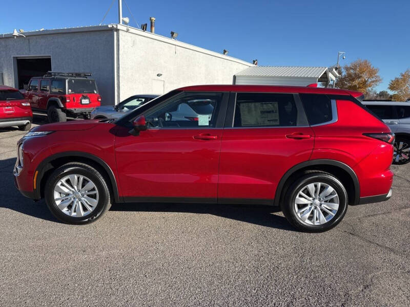 2025 Mitsubishi Outlander ES