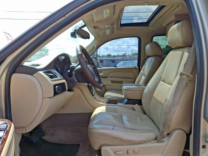 2011 Cadillac Escalade Premium