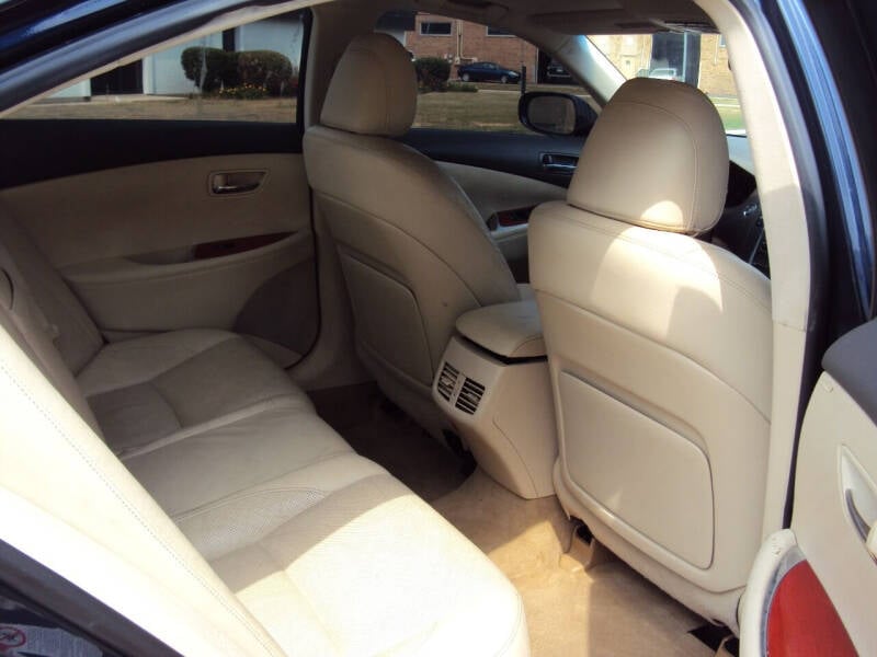 2012 Lexus ES 350 photo 24