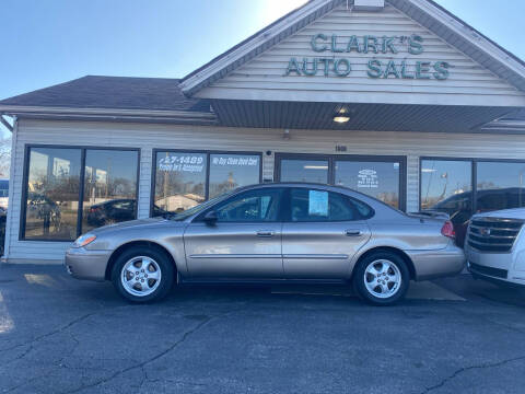 2005 Ford Taurus for sale at Clarks Auto Sales in Middletown OH