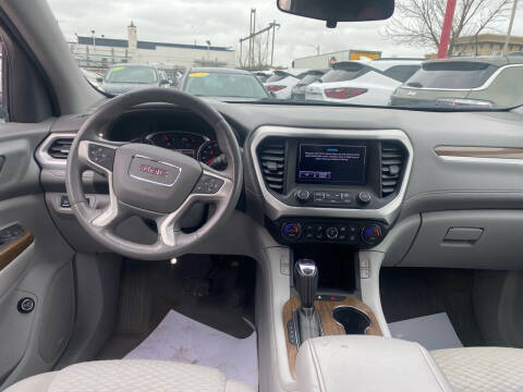 2017 GMC Acadia SLE-2