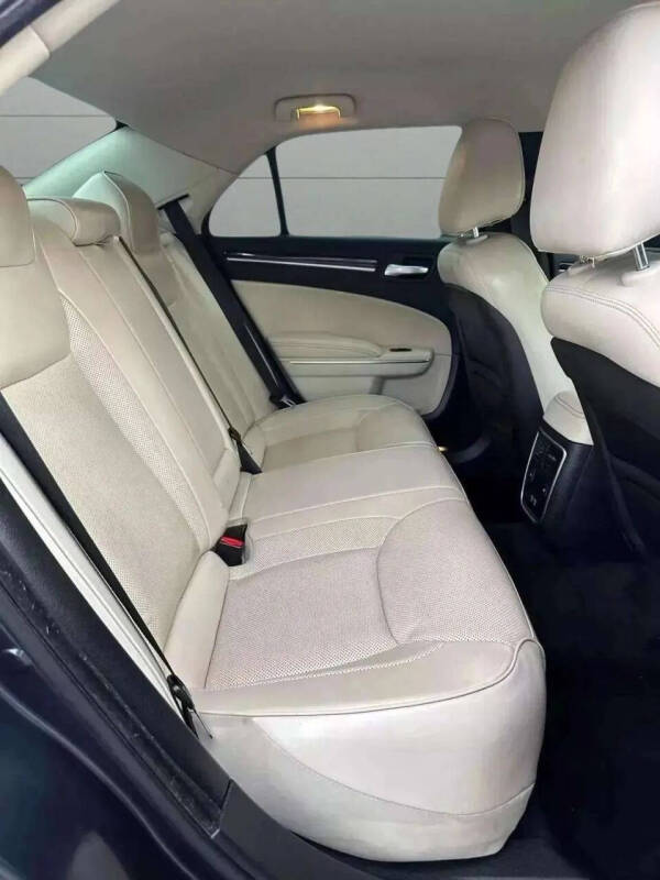 2018 Chrysler 300 Limited