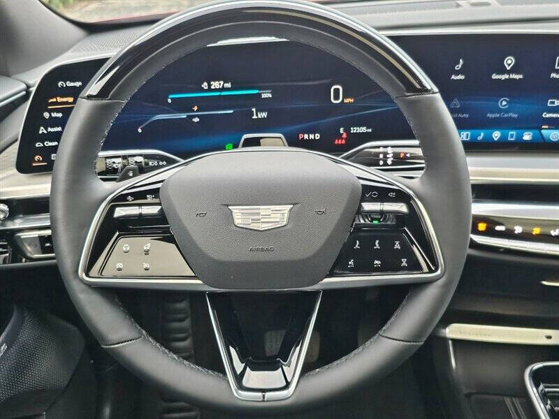 2024 Cadillac LYRIQ Luxury 3