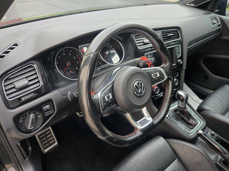 2017 Volkswagen Golf GTI SE