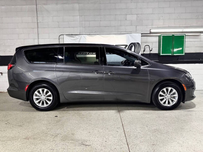 2017 Chrysler Pacifica Touring