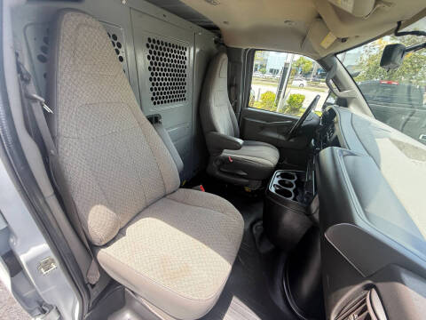 2022 Chevrolet Express 2500