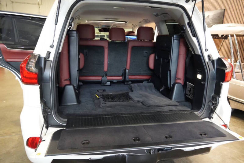 2016 Lexus LX 570