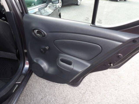 2015 Nissan Versa 1.6 S