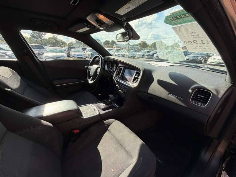 2016 Dodge Charger SE