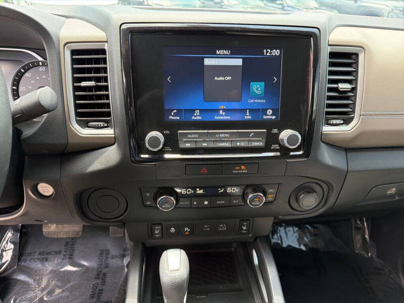 2022 Nissan Frontier SV