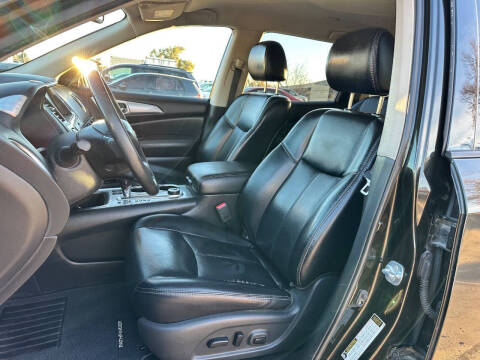 2017 Nissan Pathfinder SL