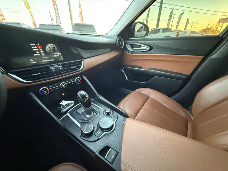 2019 Alfa Romeo Giulia Sport
