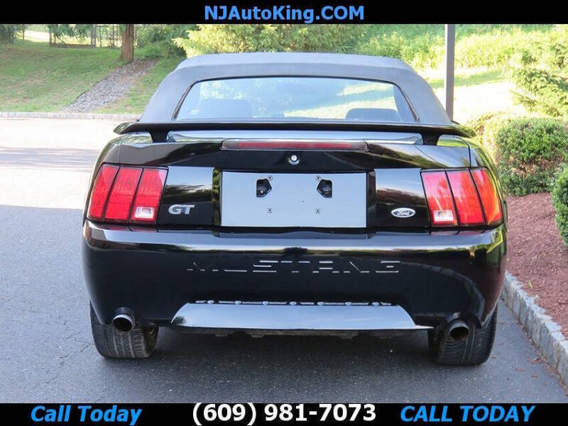 2003 Ford Mustang GT Deluxe