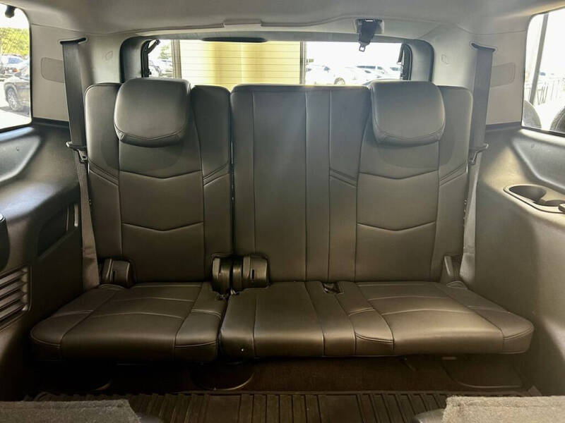 2018 Cadillac Escalade Standard