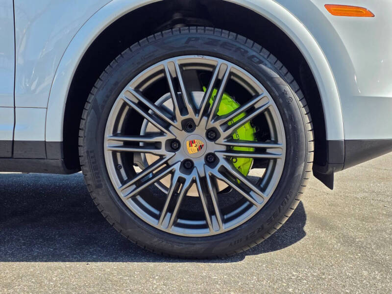 2016 Porsche Cayenne S E-Hybrid