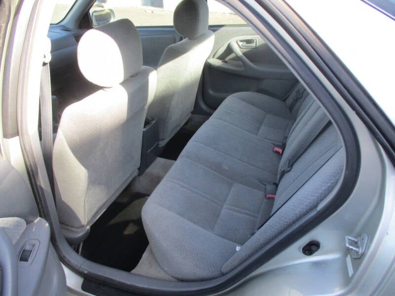 2000 Toyota Camry CE photo 8