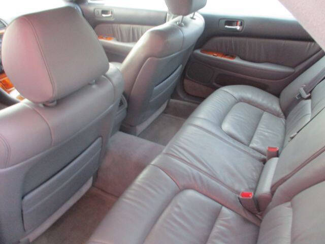 2000 Lexus LS 400