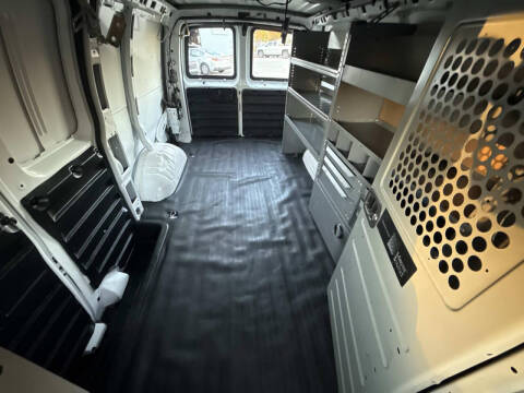 2017 Chevrolet Express 2500