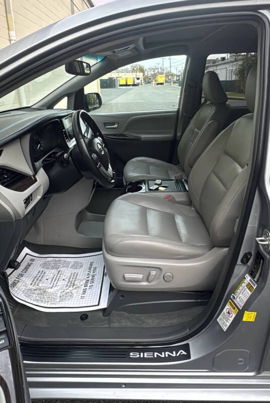 2016 Toyota Sienna