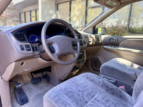 2002 Toyota Sienna LE