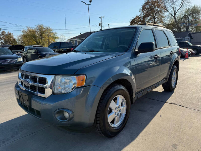 2010 Ford Escape XLT photo 2