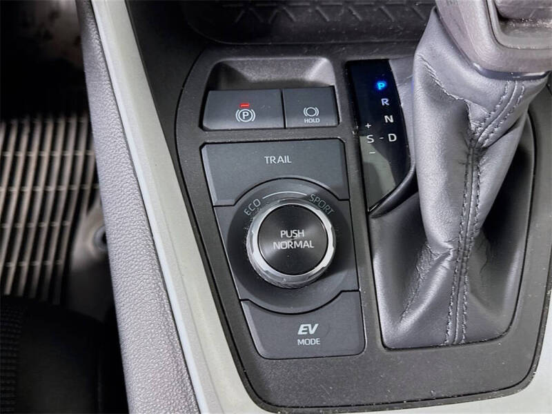 2022 Toyota RAV4 Hybrid LE