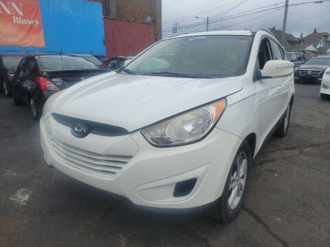 2012 Hyundai Tucson for sale at The Bengal Auto Sales LLC in Hamtramck MI