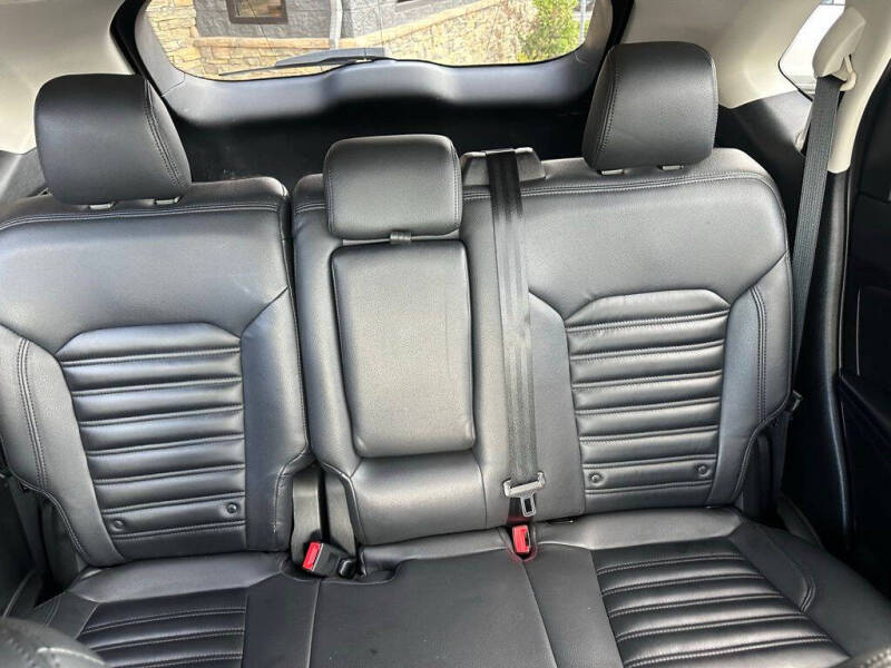 2022 Ford Edge SE