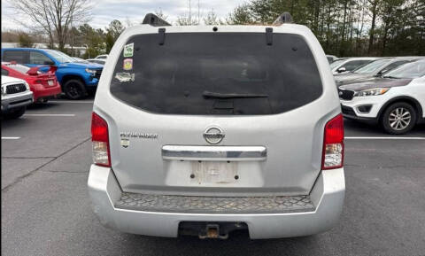 2011 Nissan Pathfinder LE