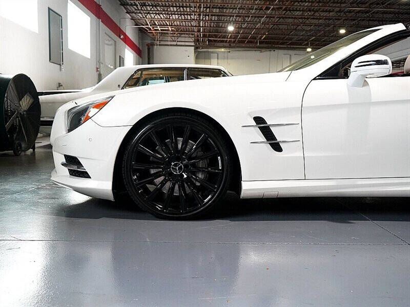 2015 Mercedes-Benz SL-Class 13