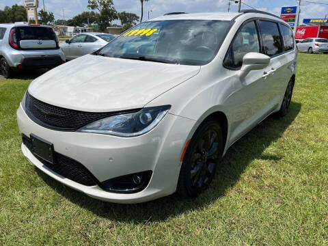 2019 Chrysler Pacifica for sale at Unique Motor Sport Sales in Kissimmee FL