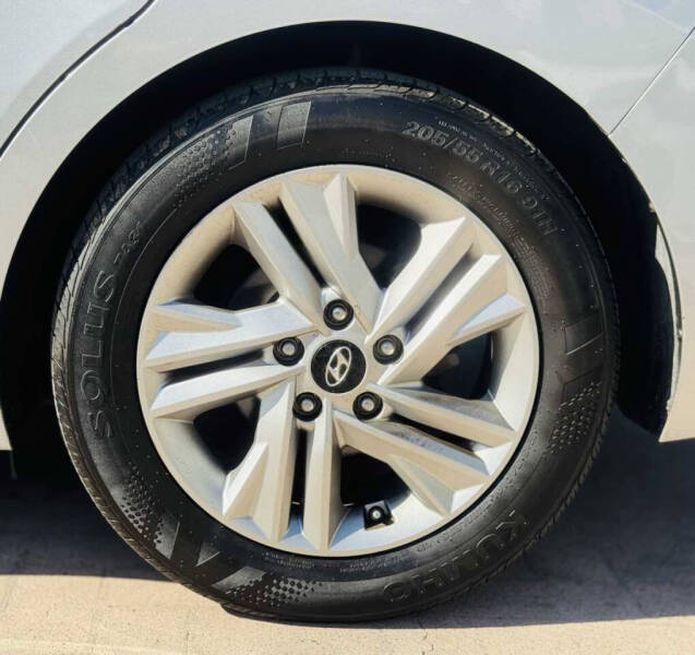 2020 Hyundai Elantra