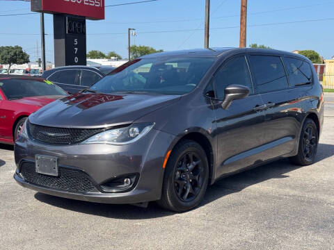 2020 Chrysler Pacifica Touring