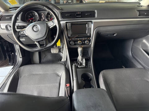 2018 Volkswagen Passat 2.0T R-Line