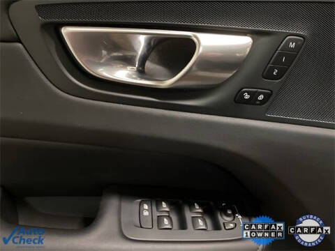 2025 Volvo XC60 B5 Plus Dark Theme