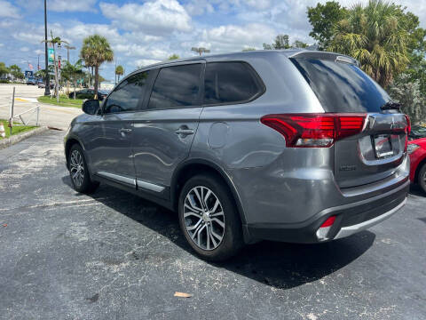 2018 Mitsubishi Outlander ES