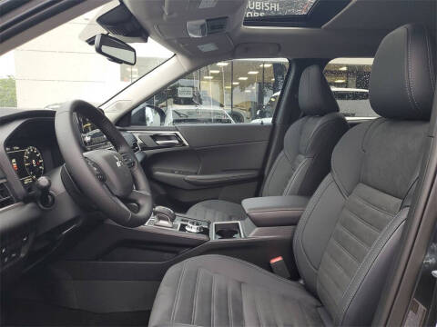 2025 Mitsubishi Outlander PHEV SE