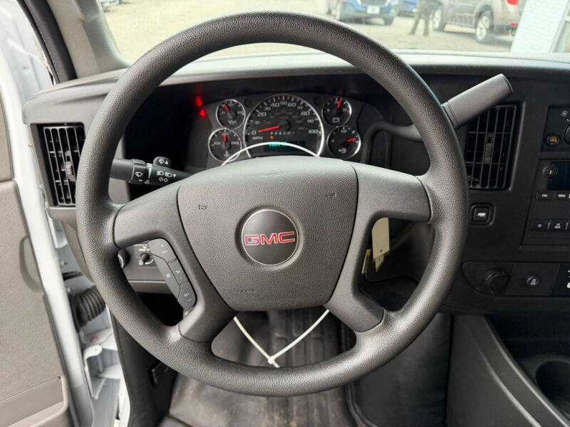 2025 GMC Savana 2500
