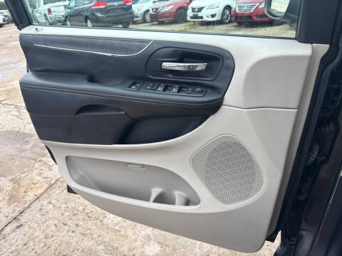 2013 Chrysler Town and Country Touring-L