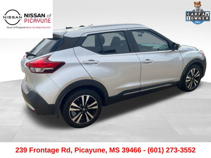 2020 Nissan Kicks SR