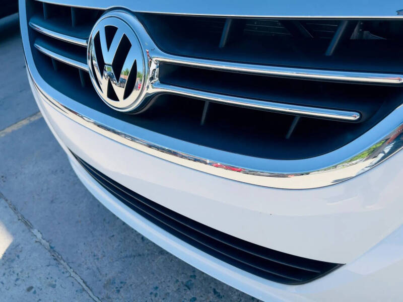 2014 Volkswagen Routan