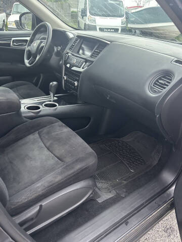 2016 Nissan Pathfinder S