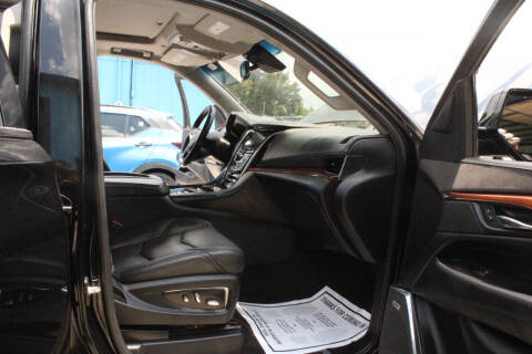 2016 Cadillac Escalade Luxury Collection