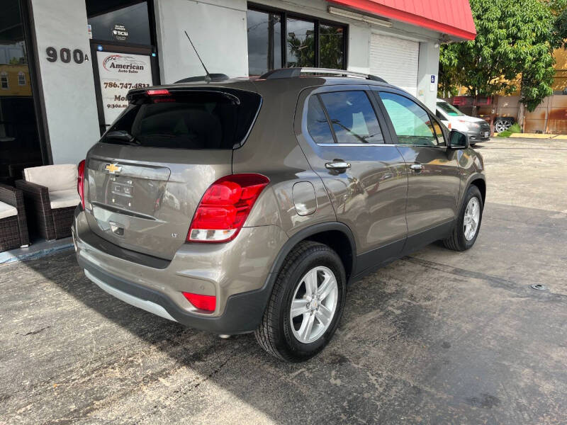 2020 Chevrolet Trax LT photo 2