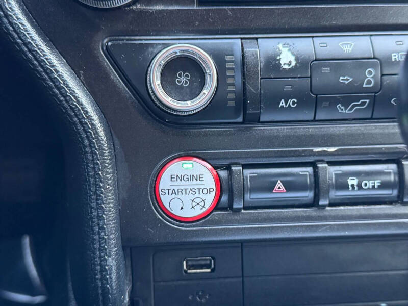 2016 Ford Mustang V6