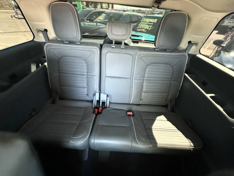 2018 Lincoln Navigator Black Label