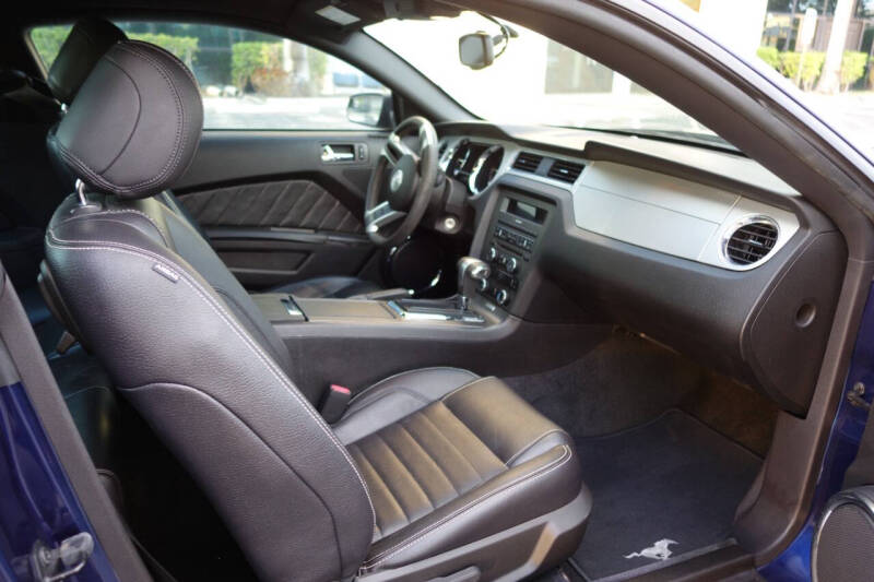 2012 Ford Mustang V6 Premium