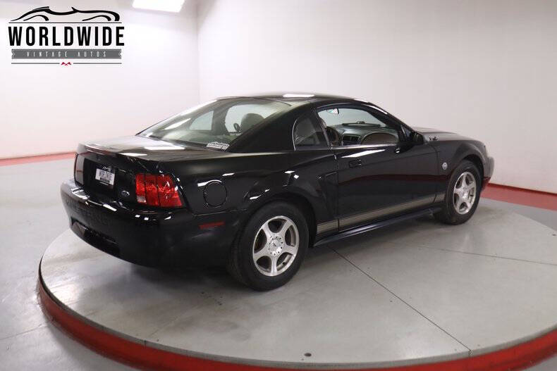 2004 Ford Mustang