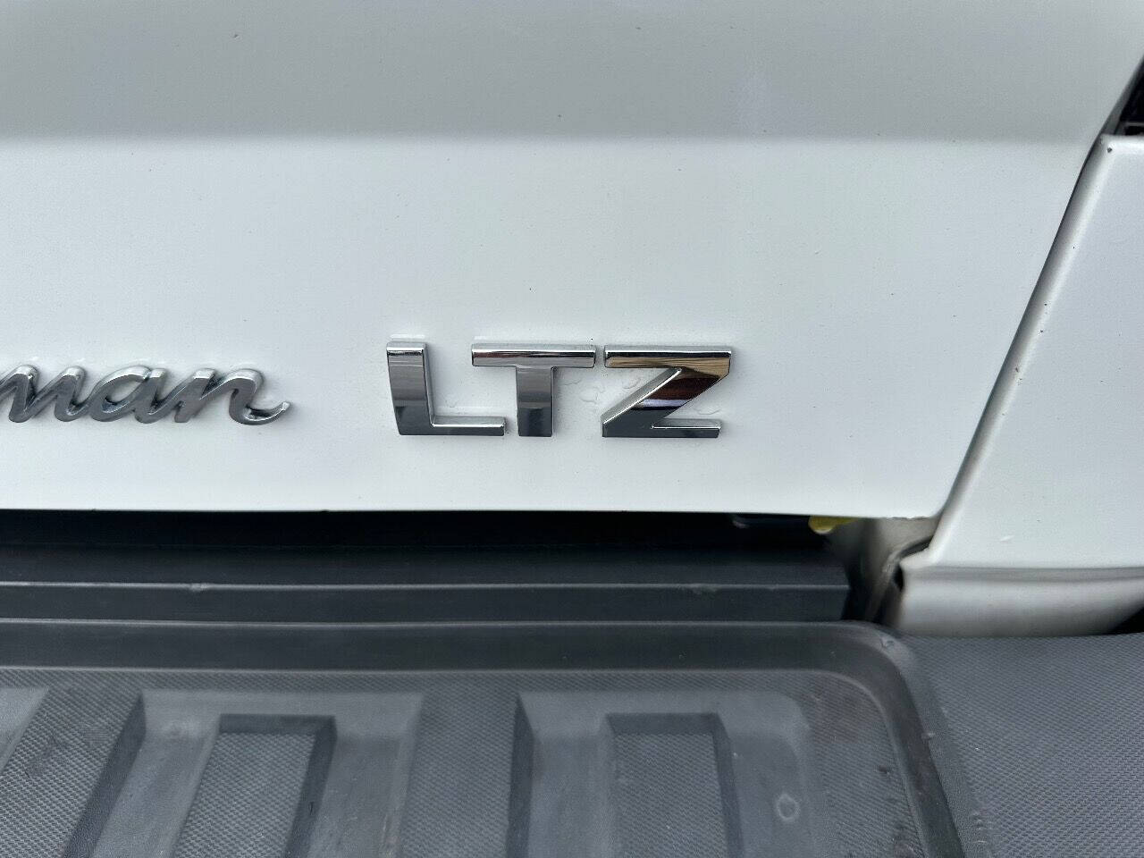 2019 CHEVROLET Silverado HD Pickup - $39,900